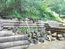 Собственно водопад. Вода течет из мелового холма по деревянным трубам.